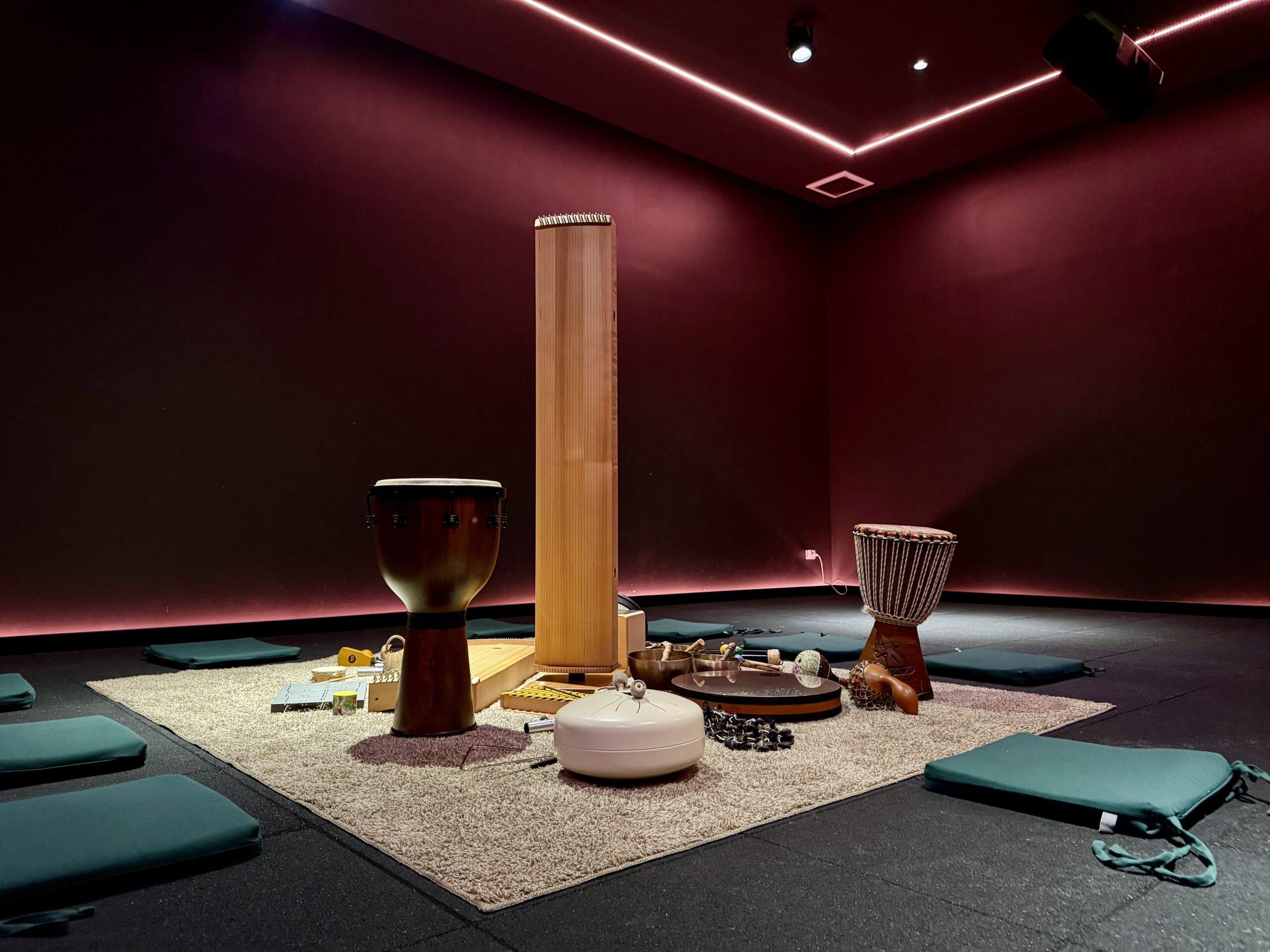 ห้องดนตรีบำบัด ดนตรีบำบัดคืออะไร